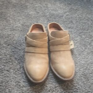Born Women's Light Brown Mules